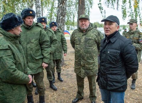 Губернатор Александр Моор встретился с мобилизованными земляками