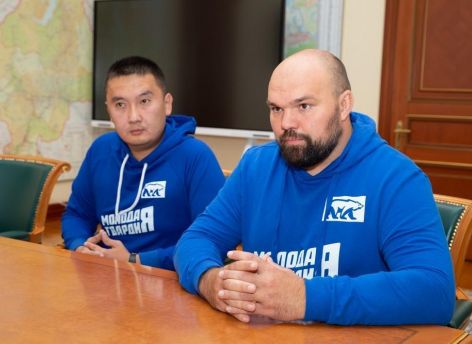 Александр Моор обсудил с волонтерами предстоящую поездку на Донбасс