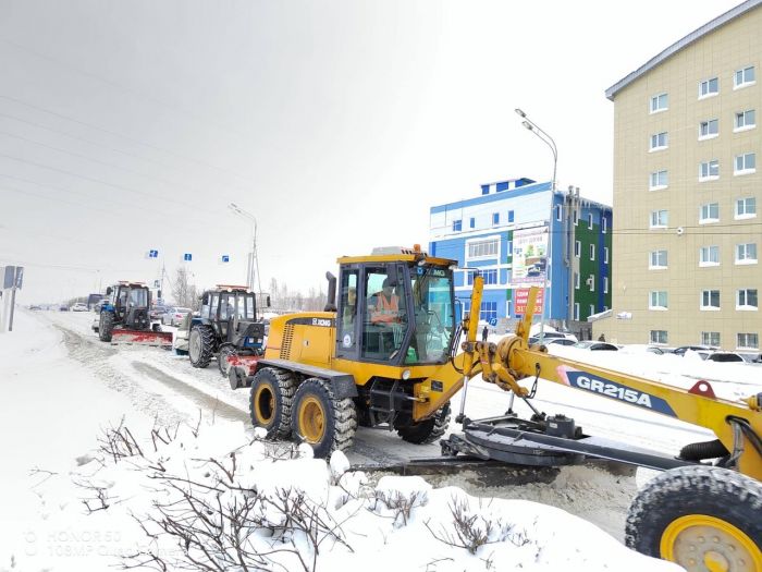 За чистотой сургутских дорог зимой будут следить восемь подрядчиков