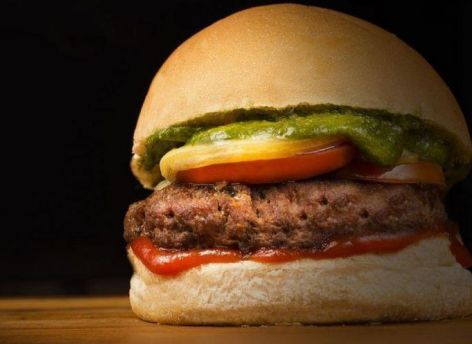 Во «Вкусно — и точка» повысили цены на бургеры на 8-10%