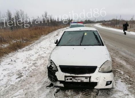 LADA улетела в кювет на югорской трассе - пострадали две пассажирки