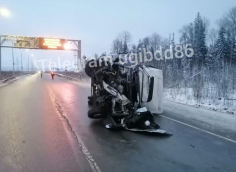 Два человека пострадали в ДТП на югорской трассе из-за нарушения ПДД