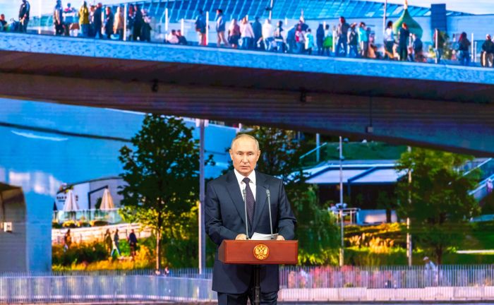 ​Путин призвал сделать покупку автомобилей доступнее для российских семей