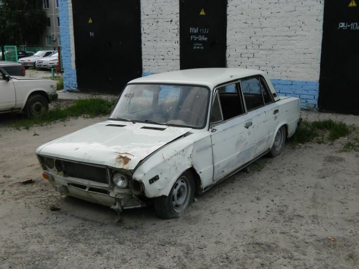 В Нижневартовске очищают дворы от брошенных автомобилей