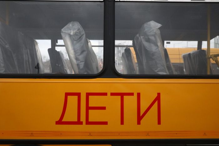 Дети из Тром-Агана будут добираться в школу на новом автобусе