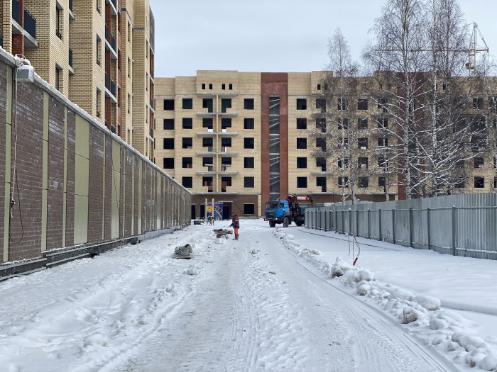 ​Посмотрите на правительство Московской области – оно просто спустило на места ограничение на этажность домов. И всё