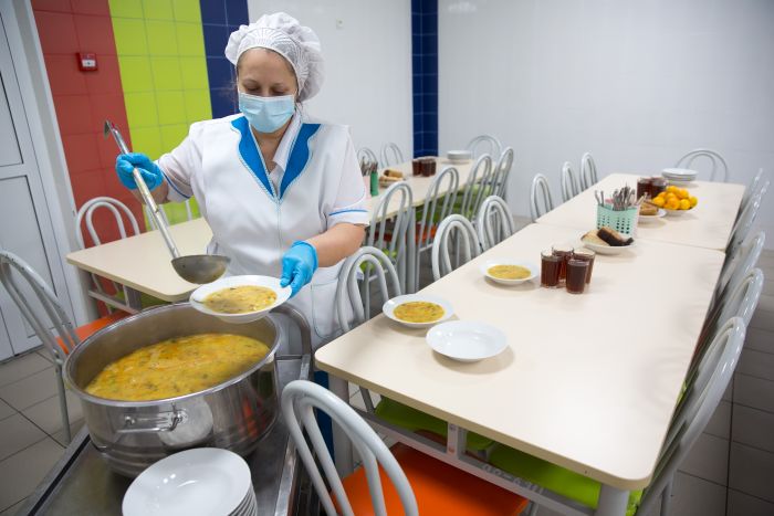 ​Как «Комбинат школьного питания» в Сургуте каждый день кормит 58 тысяч детей