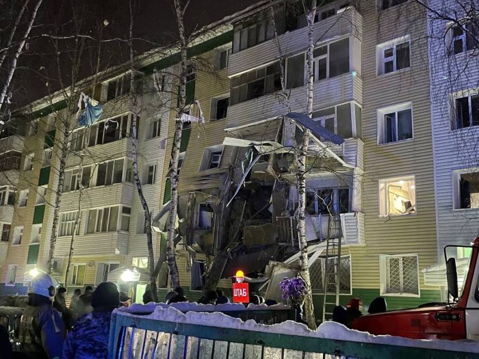 Шесть человек погибли при взрыве в жилом доме Нижневартовска