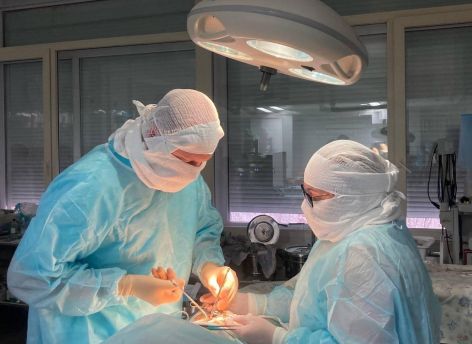 Хирурги из Сургута прооперировали ребенка с синдромом Рапунцель