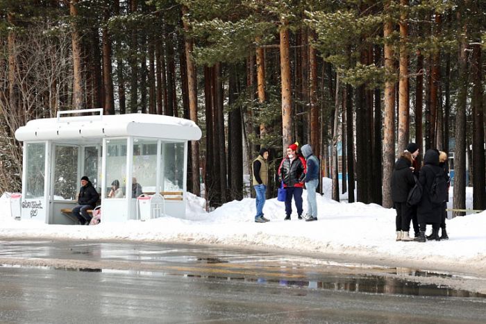 Жители поселка Дорожный продолжают жаловаться из-за отсутствия автобусов и детских садов 