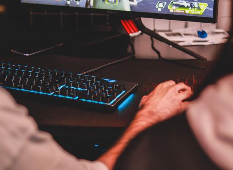 В Госдуме предложили блокировать Twitch после создания его аналога