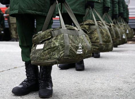 В Госдуме призвали отправлять «всю молодежь» на полгода на военные сборы