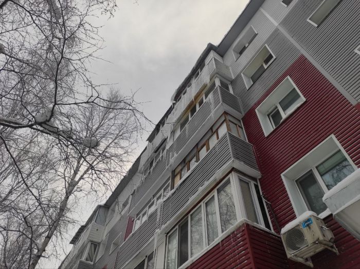 В Сургуте объявили борьбу с наледью на крышах, козырьках и балконах
