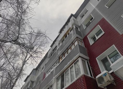 В Сургуте объявили борьбу с наледью на крышах, козырьках и балконах