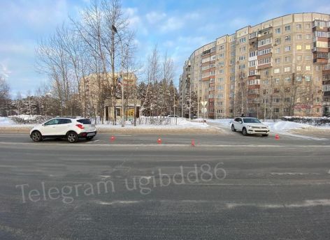 В Сургуте при столкновении автомобилей пострадал 12-летний ребенок