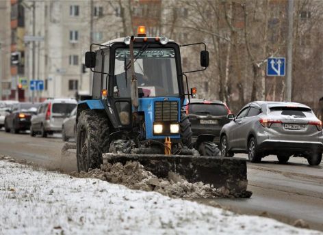 Ежедневно 65 единиц техники выходят очищать Сургут от снега
