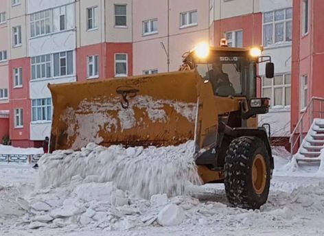 Коммунальщики Нижневартовска перешли на усиленный режим из-за снегопада