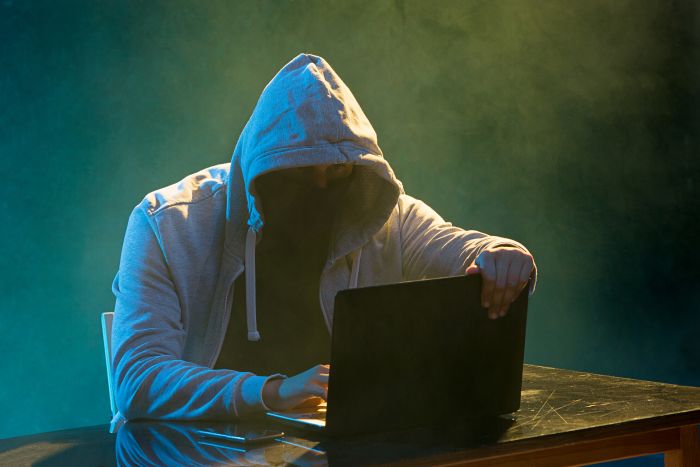 Мошенники выманили у сотрудников популярной сети фастфуда в Югре 200 тысяч