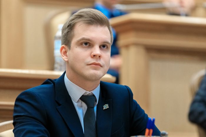 Помощник губернатора Югры Михаил Слинкин подал в отставку из-за обвинений в мошенничестве