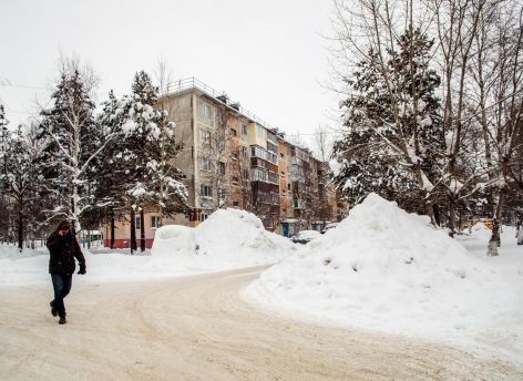Около 1,5 миллиона кубометров снега вывезли с сургутских дорог и дворов с начала зимнего периода