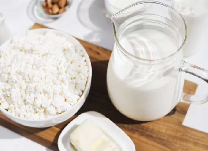 Продажи просроченной молочной продукции сократились в полтора раза по России 