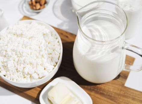 Продажи просроченной молочной продукции сократились в полтора раза по России 