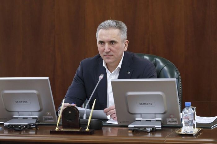 ​Александр Моор провел личный прием граждан и дал ряд поручений