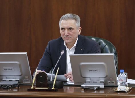 Александр Моор провел личный прием граждан и дал ряд поручений