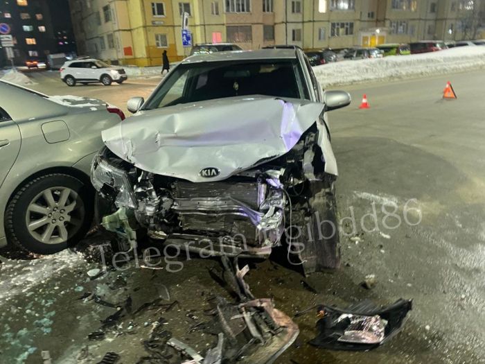 Десятилетняя девочка, которая ехала на такси домой, пострадала в ДТП в Сургуте