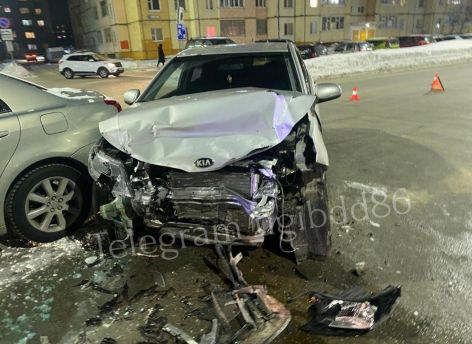 Десятилетняя девочка, которая ехала на такси домой, пострадала в ДТП в Сургуте