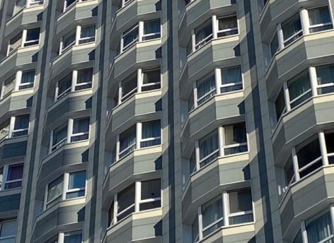 Объем строительства жилья в России сократился почти на 20%