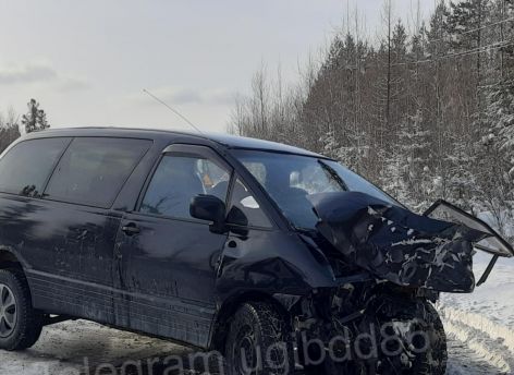 Обгон на трассе в Октябрьском районе привел к ДТП с двумя пострадавшими 
