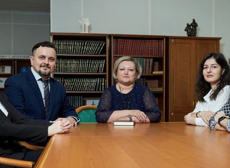 Студенты и преподаватели Института государства и права СурГУ помогают НКО