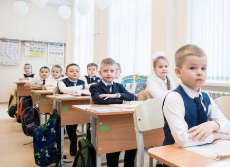 Классный час икс. Сургутяне готовятся подавать заявки на поступление детей в школы