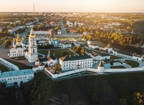 Александр Моор предложил развивать на Урале детский туризм