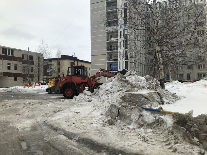 Сургутская власть усилила контроль над коммунальщиками в ходе генеральной уборки от снега