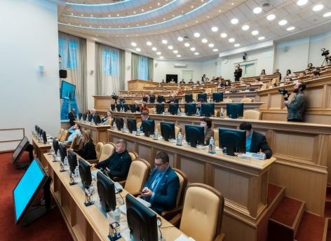​Депутаты всех фракций думы Югры задали вопросы Наталье Комаровой