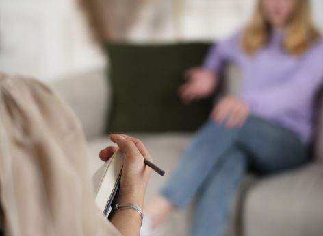 Юных сургутян и их родителей готовы выслушать психологи в рамках ежегодной акции «Не дай себя  в обиду!»