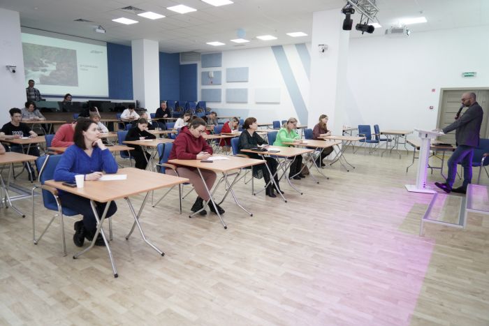 ​308 сургутян написали тотальный диктант