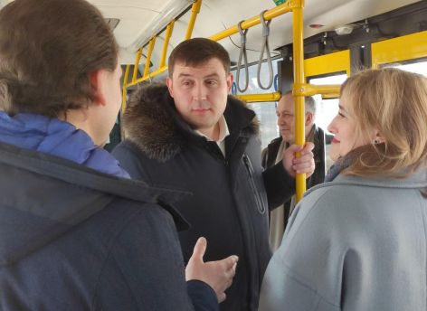 Сургутские чиновники, депутаты и общественники прокатились на новом маршруте