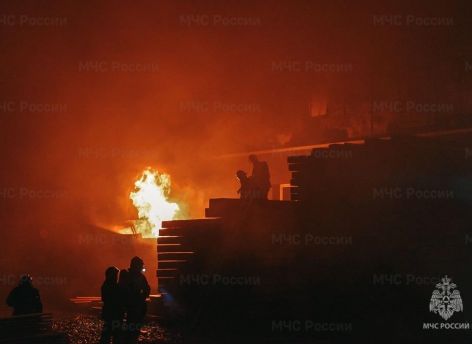 В Югре подожгли базу отдыха 