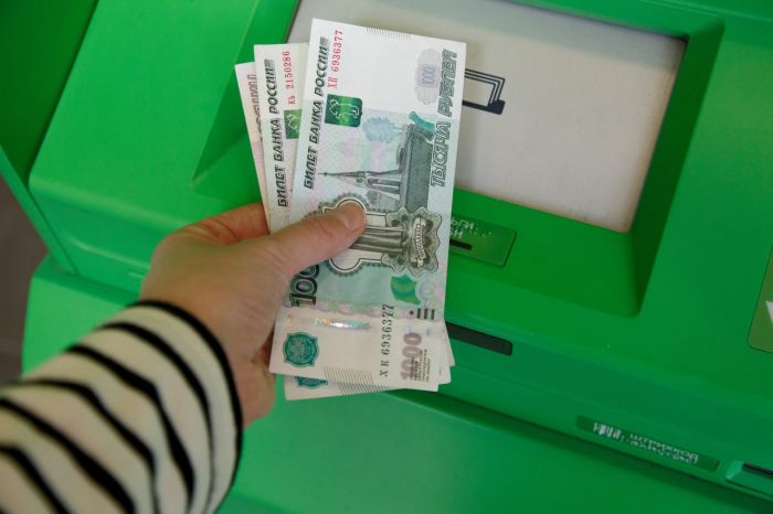 Меняют привычки: все больше уральских пенсионеров предпочитают карту Сбера для зачисления пенсии
