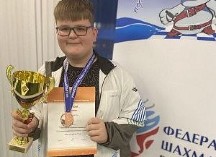 ​Школьник из Нижневартовска получил бронзу на первенстве России по решению шахматной композиции