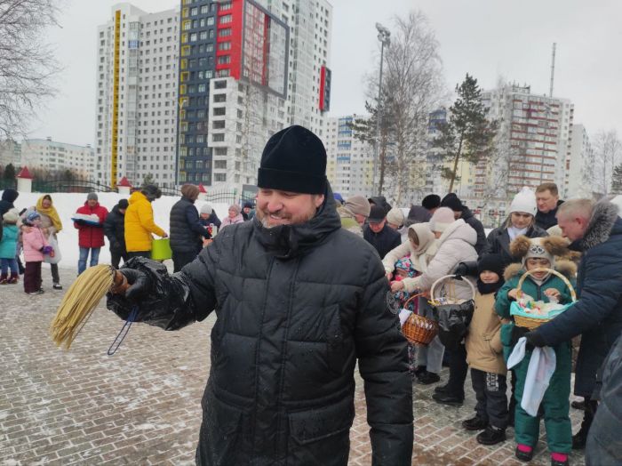 Морозы не помеха: сургутяне массово отправились на пасхальные службы // ФОТОРЕПОРТАЖ