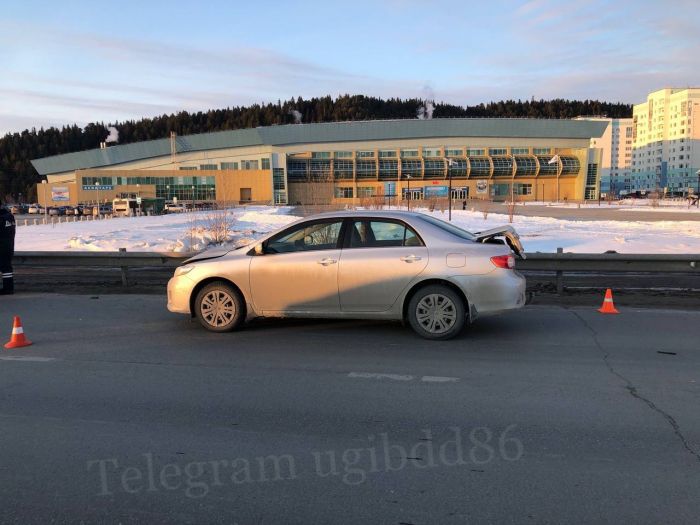 ​В Ханты-Мансийске водитель Toyota сбил перебегавшего дорогу пешехода