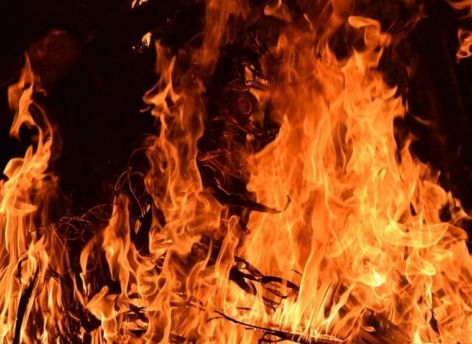 В югорском поселке при пожаре в доме погиб пожилой мужчина