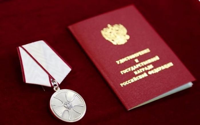 Югорчанина посмертно наградили за спасение тонущих детей