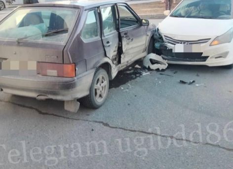 ​Годовалая девочка и женщина пострадали в ДТП в Нижневартовске