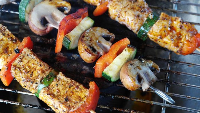 Санврачи рассказали югорчанам, как выбрать мясо и приготовить шашлык