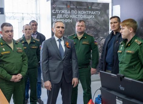 ​Губернатор Александр Моор осмотрел новый пункт отбора на службу в армии